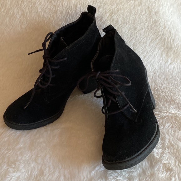 EUC SUGAR Black Suede Lace Up Ankle Booties Block Heel Size 7 1/2 M - Picture 12 of 14